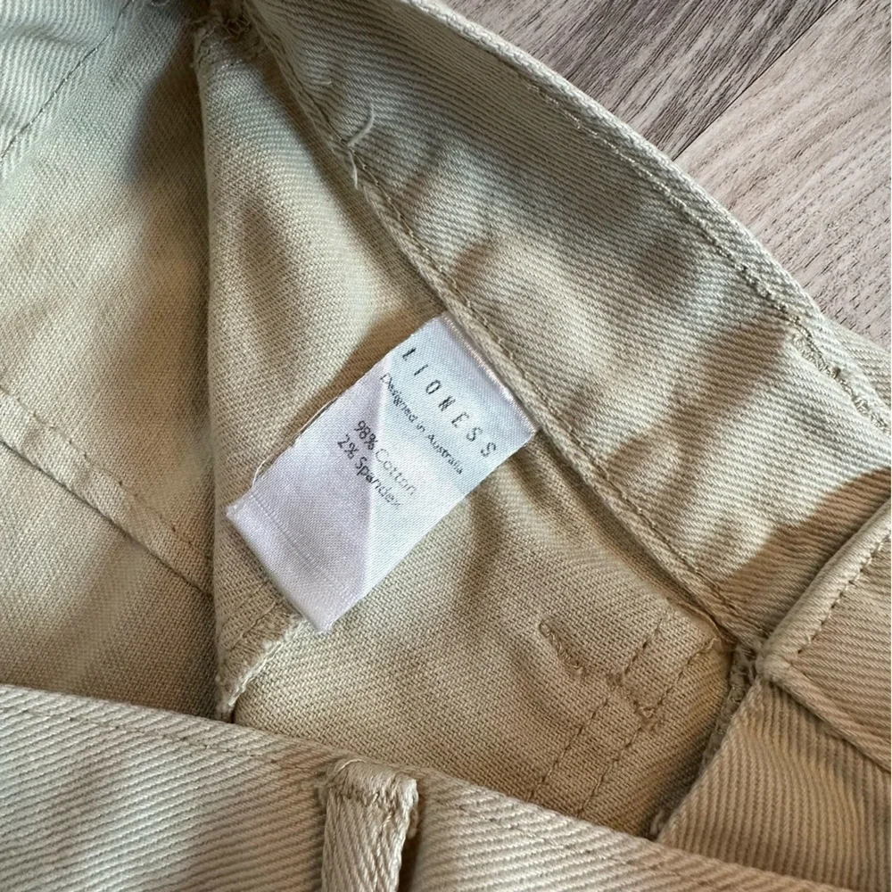 Lioness Beige High Rise Cargo Pants Utility Style Size Small